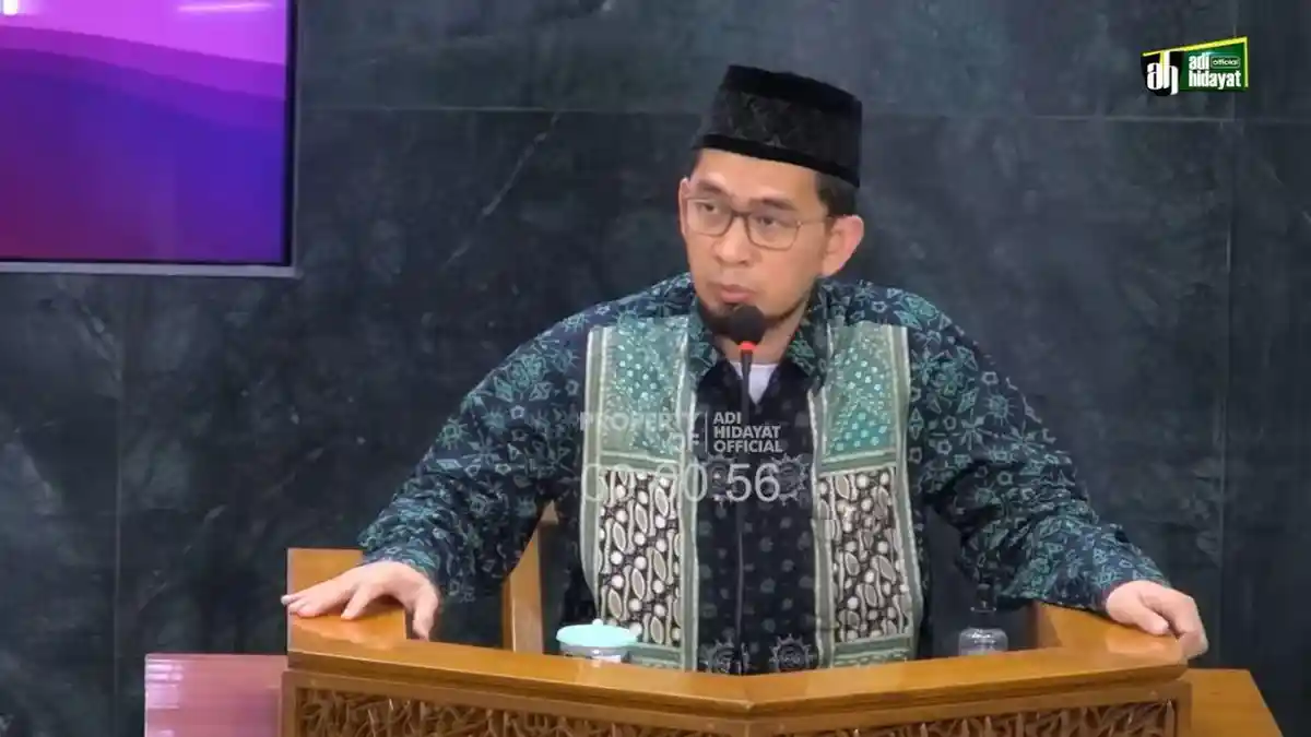 Amalan Sunnah di Malam Jumat, Ustadz Adi Hidayat Anjurkan Perbanyak Baca Sholawat