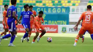 Pertandingan-antara-Adhyaksa-FC-melawan-Persiraja-Banda-Aceh-di-Banten.jpg