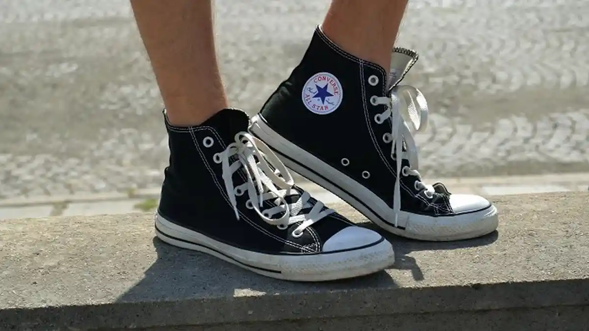 Sale Sneakers Off-White x Converse, Pengunjung Mayoritas Anak Muda 'Jarah' Plaza Indonesia