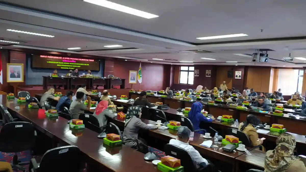 DPRD Kaltim Gelar Rapat Paripurna ke-9 di Gedung D, Pansus Sampaikan Tiga Raperda