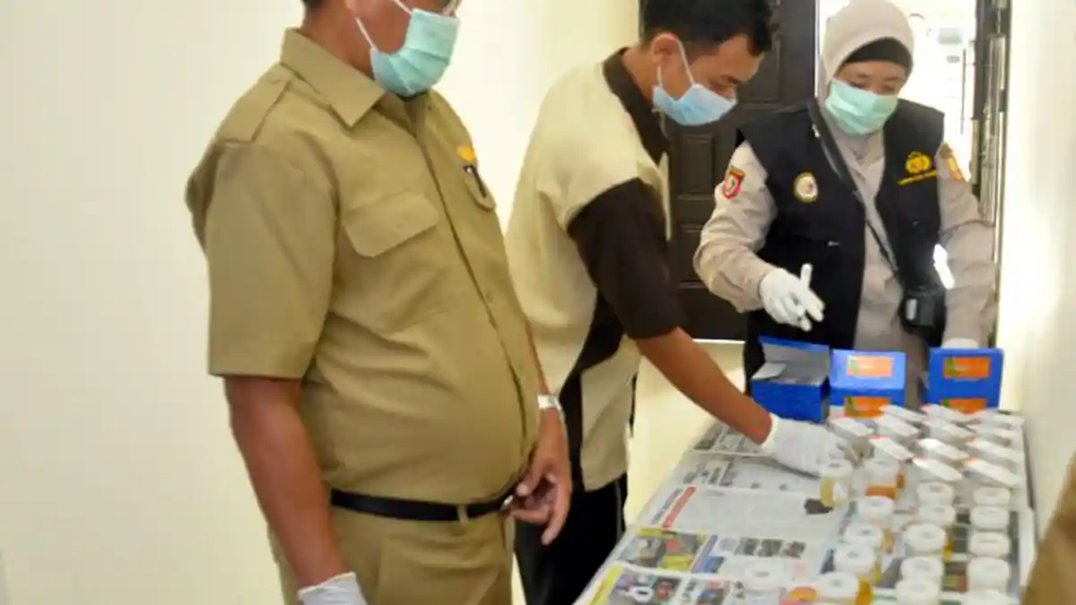 Pegawai Diskominfo Palembang Dites Urine