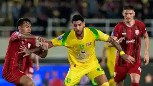SUPER-LEAGUE-Duel-Persis-Solo-vs-Persebaya-Surabaya-di-Stadion-Manahan-Solo.jpg