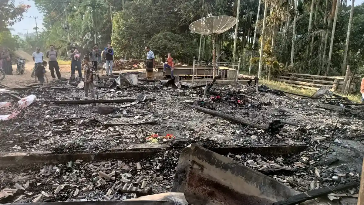 Istri Terbangun Ketika Sebuah Rumah Terbakar di Aceh Utara