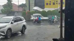 Wilayah-Kota-Bogor-diguyur-hujan-deras-pada-Selasa-3122026-siang-ini.jpg