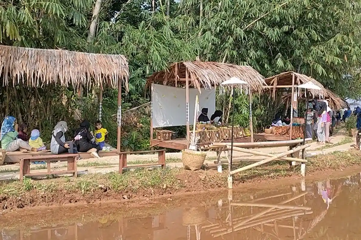Jelajah Tempat Wisata Kuliner Ubud Brayo Batang: Menikmati Aneka Makanan Khas Bali di Pinggir Sawah