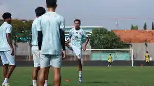 Pemain-Madura-United-menjalani-Official-Training-Laga-Madura-United-vs-Bali-United1.jpg