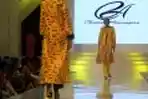 Fashion Show Elektrik Karya Chintami Atmanegara