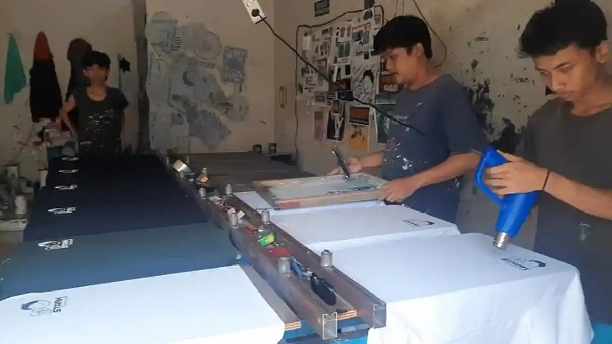 Takut Nggak Dibayar, Onta Selektif Terima Orderan Kaos Kampanye dari Caleg