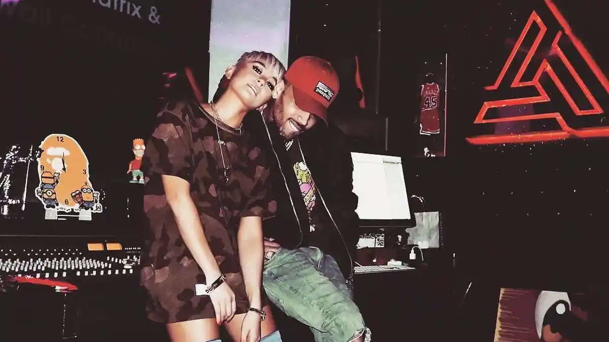 Heboh! Chris Brown Unggah Foto Bersama Agnez Mo, Ada Apa Diantara Mereka?