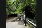 Truk Bermuatan Pasir Terguling di Tanjakan Pura Goa Gong Bali, Sopir Ditilang Karena Langgar Rambu
