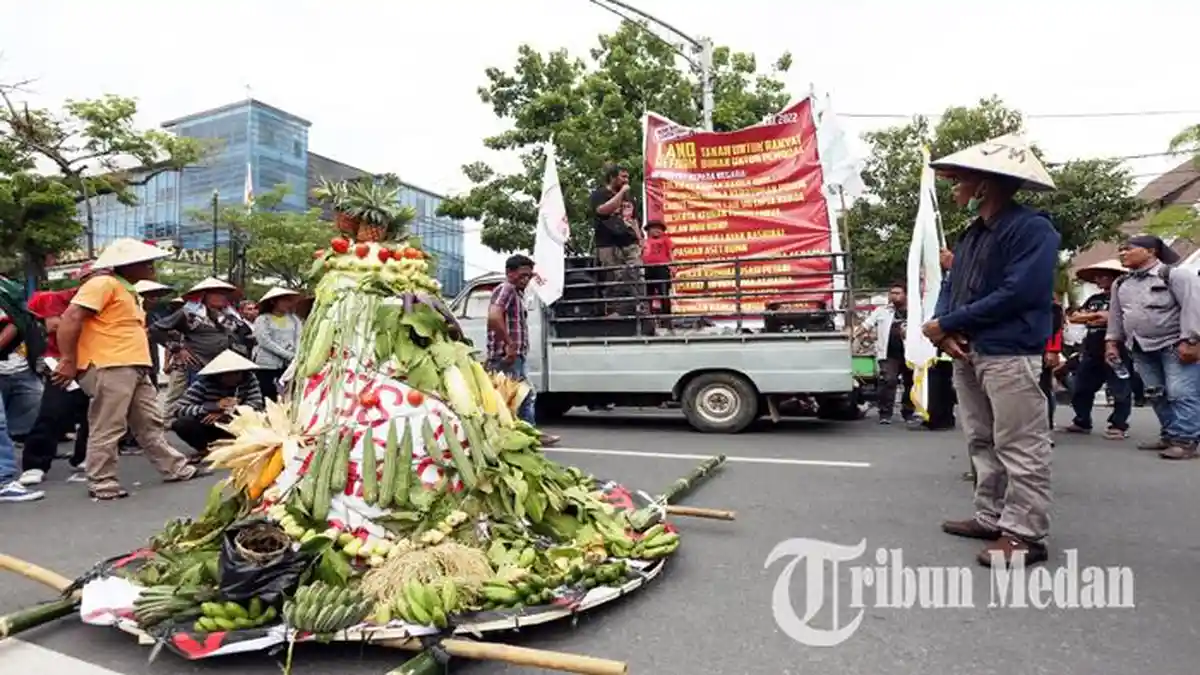 Berita Foto: Gubernur Edy Empat Tahun Menjabat, Dinilai Tak Mampu Selesaikan Masalah Tanah di Sumut - 2692022_UNJUK-RASA-PETANI_ABDAN-SYAKURO-2.jpg