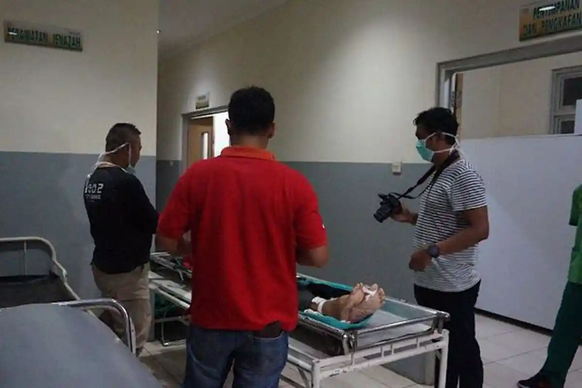 Usai Bertemu Putrinya, Kakek Ini Ditemukan Penuh Luka dan Bersimbah Darah di Rumahnya