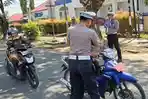 Sat-Lantas-Polres-Sinjai-saat-melaksanakan-Operasi-Zebra-Pallawa-2024-di-9.jpg