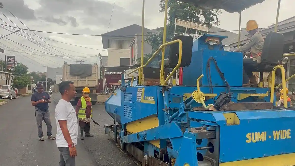 Pastikan Kualitas, Bupati Bone Tinjau Pembangunan Jalan dan Irigasi di Watampone