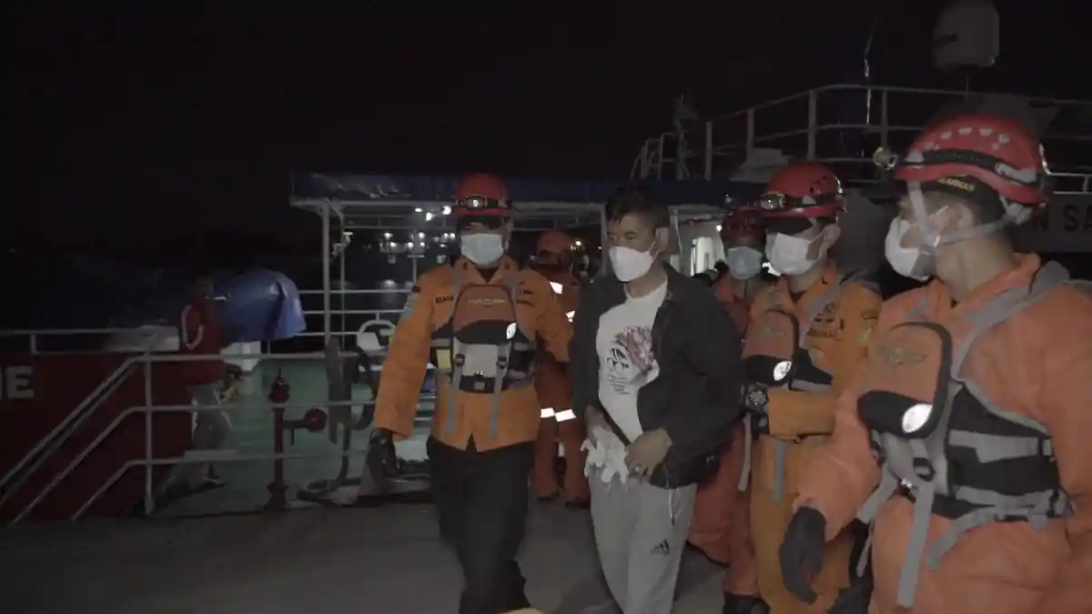 SAR Evakuasi Awak Kapal SM SANTOS di Selat Benggala