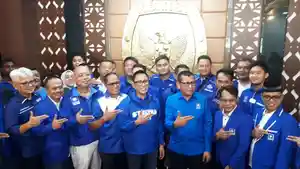 Para-bakal-caleg-DPRD-DKI-dari-PAN-di-KPU-DKI-Jumat-1252023.jpg