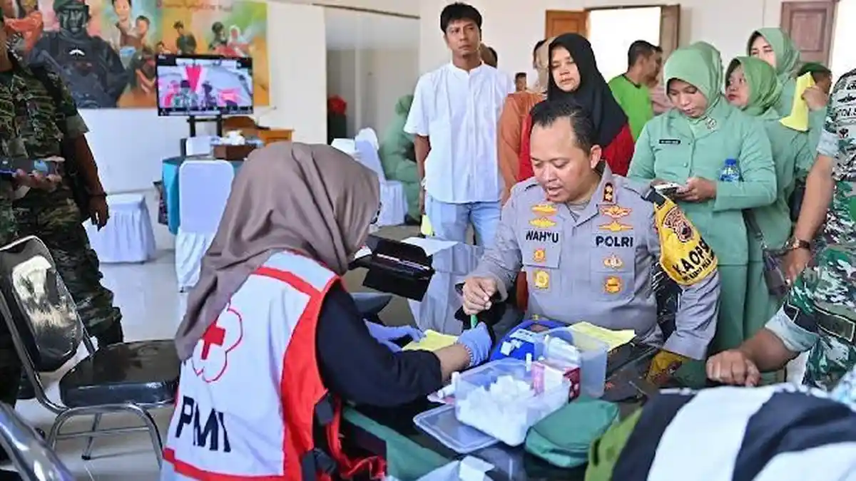 Ikuti Donor Darah Dalam Rangka HUT TNI ke-79, Ini Harapan Kapolres Jepara