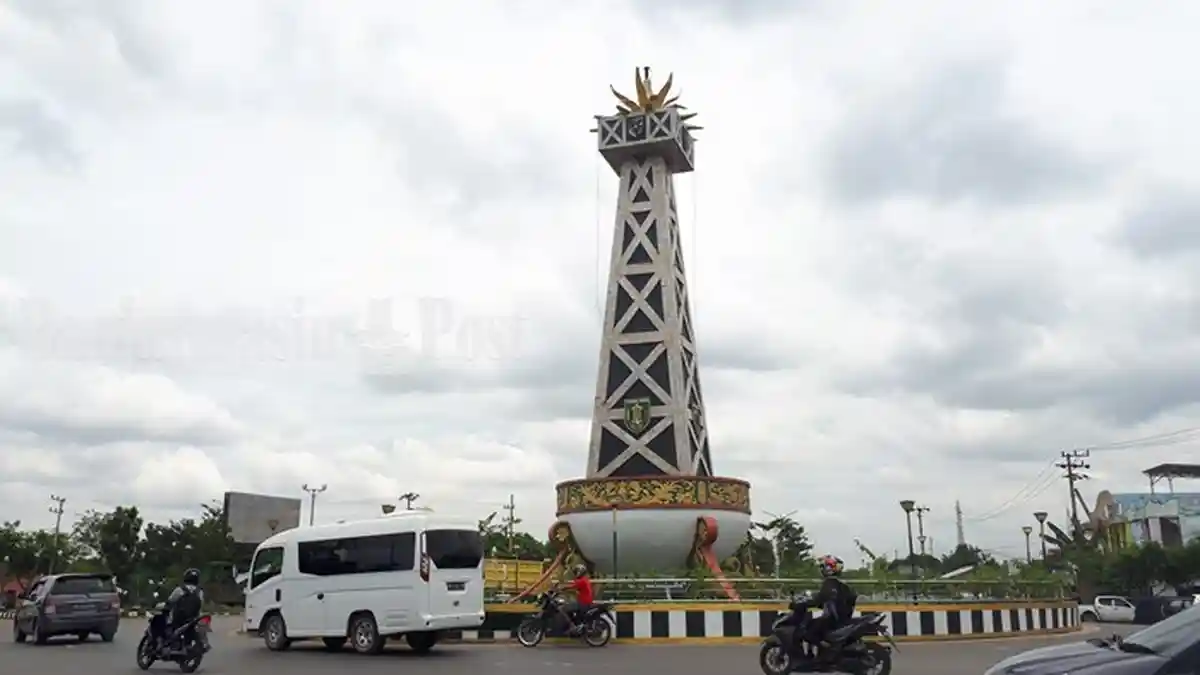 Kalselpedia - Tugu Obor Kabupaten Tabalong, Api yang (Tak) Pernah Padam