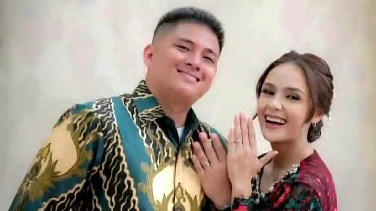 Pacaran dengan Perwira TNI baru Beberapa Bulan, Angie Ang Mau Dinikahi ...