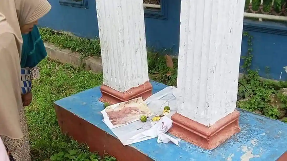 Heboh, Warga Langsa Temukan Benda Mistis, Termasuk Foto Sepasang Muda-mudi, Diduga untuk Santet 