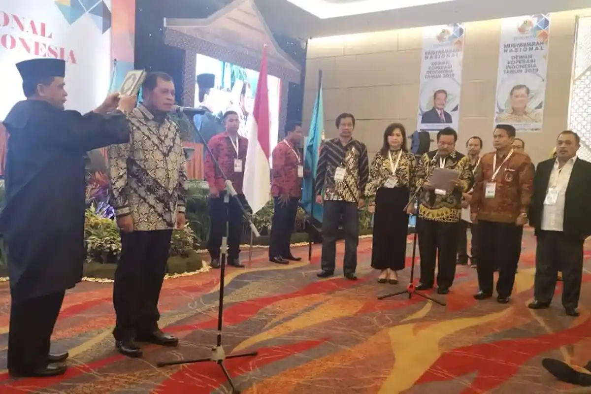 BREAKING NEWS: Nurdin Halid Infakkan Rp 10 Miliar Hartanya untuk Bangun Kantor Dekopin