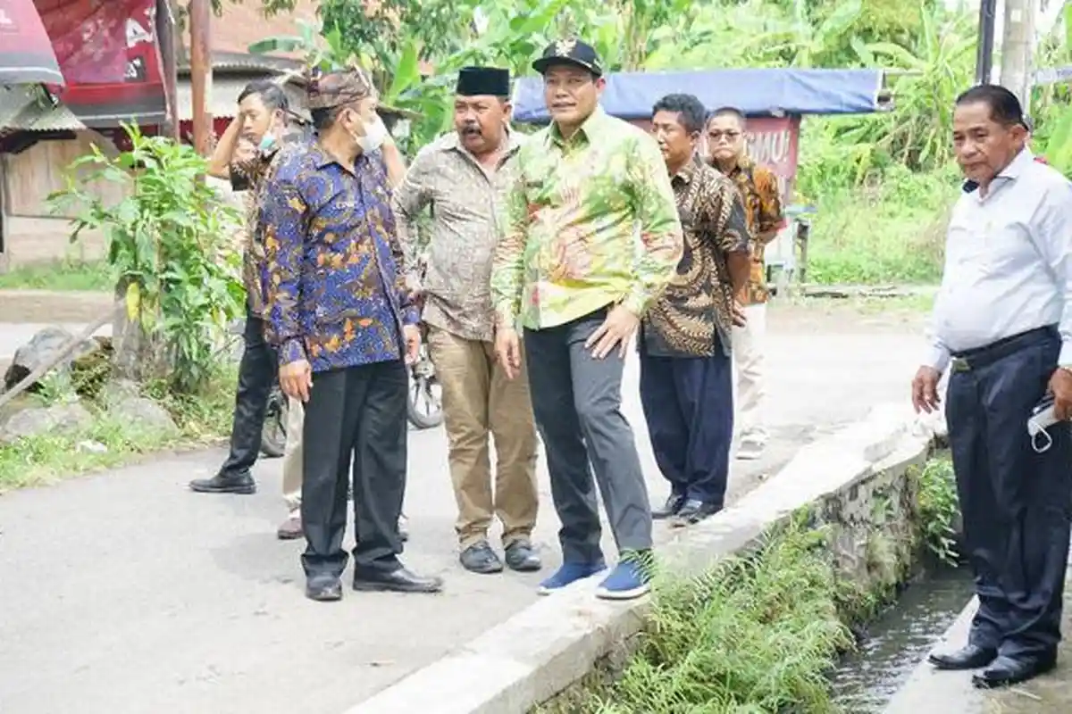 Program Betonisasi Jalan di Sidoarjo Diminta Juga Perhatikan Kondisi Saluran Air