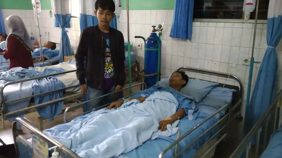 Kisruh Go-jek dan Ojek Pangkalan - Ini Kondisi Terkini Sopir Angkot yang Jadi Korban Penusukan