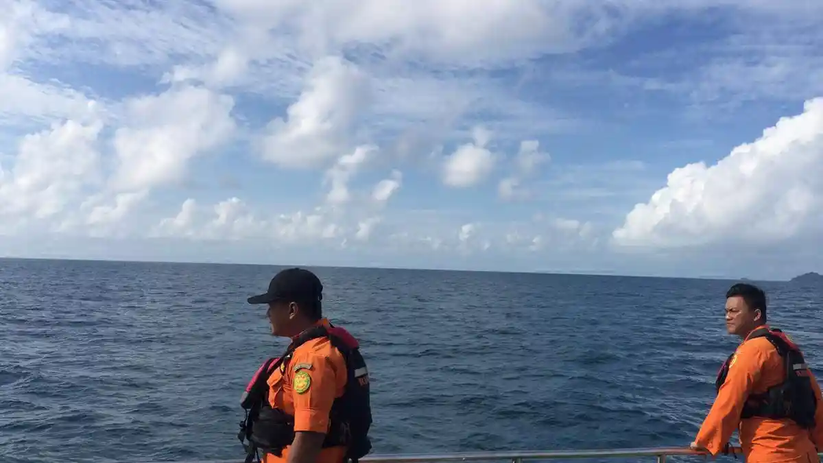 Hari Keempat Kapal Tenggelam di Mapur Bintan, Tim SAR Terus Lakukan Pencarian