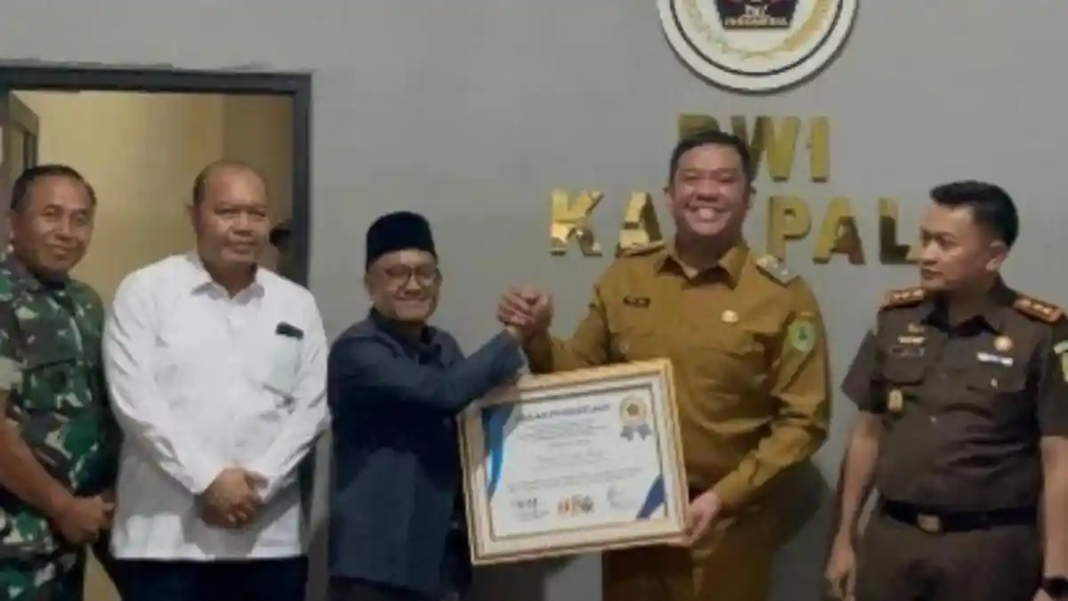 PWI PALI Rayakan HPN ke-80 dengan Sederhana, Beri Penghargaan Tokoh dan Perusahaan