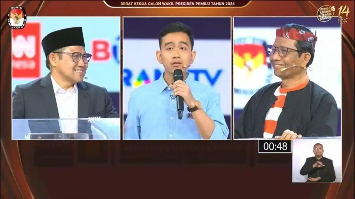 Komika Arie Kriting dan Kiky Saputri Puji Kemampuan Debat Cawapres Mahfud MD