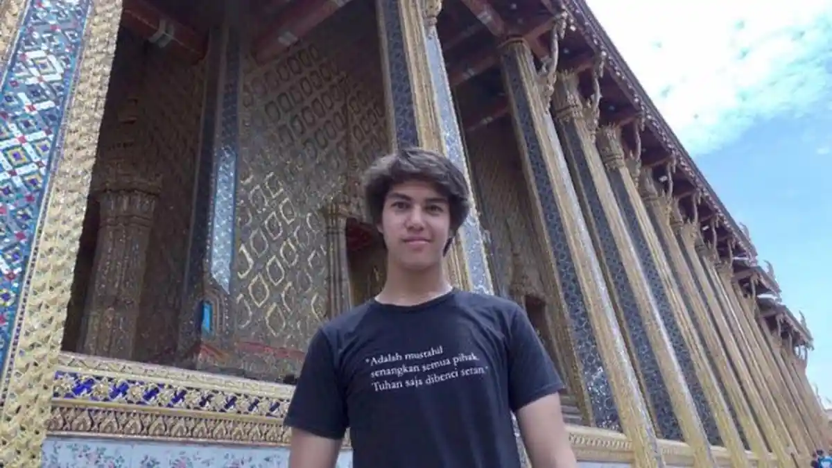 Pulang ke Indonesia, El Rumi Unggah Video 17 Tahun Lalu Saat Bercanda Bareng Dhani dan Maia
