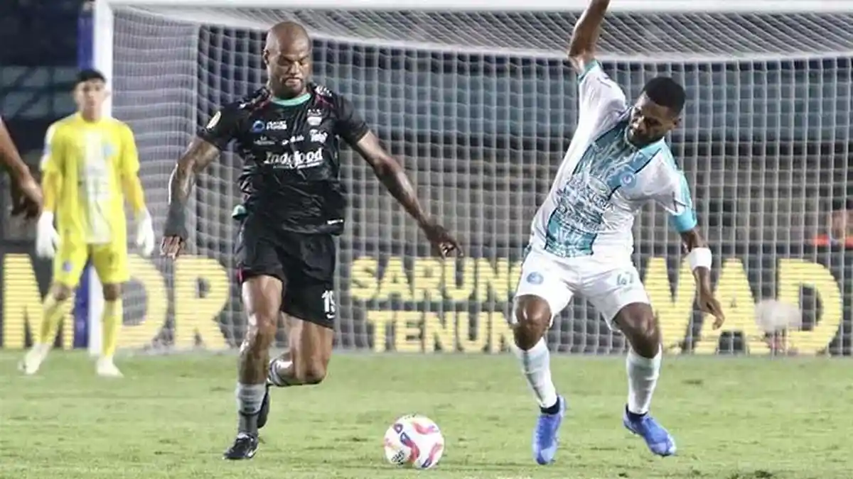 Persib Bandung vs PSBS Biak: Badai Cedera Berlalu, Sang Juara Siap Melaju