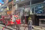 Warga-dikagetkan-dengan-kebakaran-sebuah-ruko-di-komplek-pertokoan-di-Jalan-Diponogoro.jpg