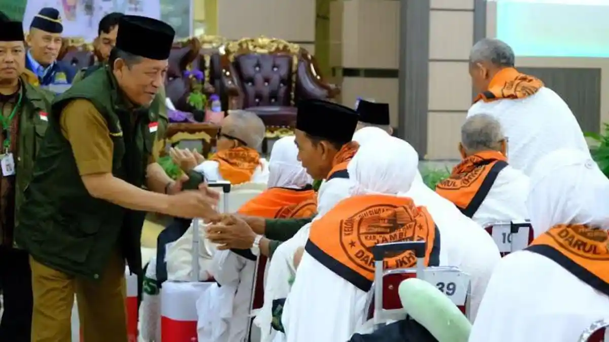 374 Calon Haji Kloter 23 BTH Asal Jambi Berangkat ke Tanah Suci