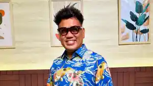 UYA-KUYA-DPR-Artis-Uya-Kuya-yang-dinonaktifkan-dari-anggota-DPR-oleh-PAN.jpg
