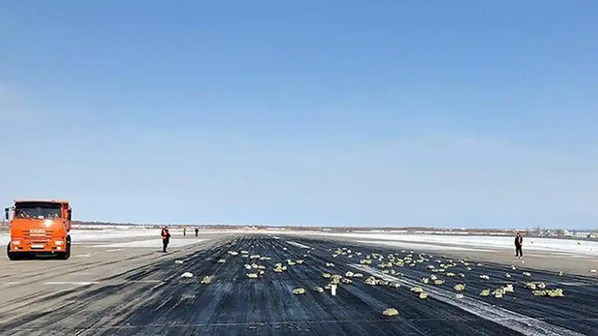 Sebanyak 9,3 Ton Emas 'Menghujani' Landasan Pacu di Rusia, Videonya Viral dan Bikin Geger Warga