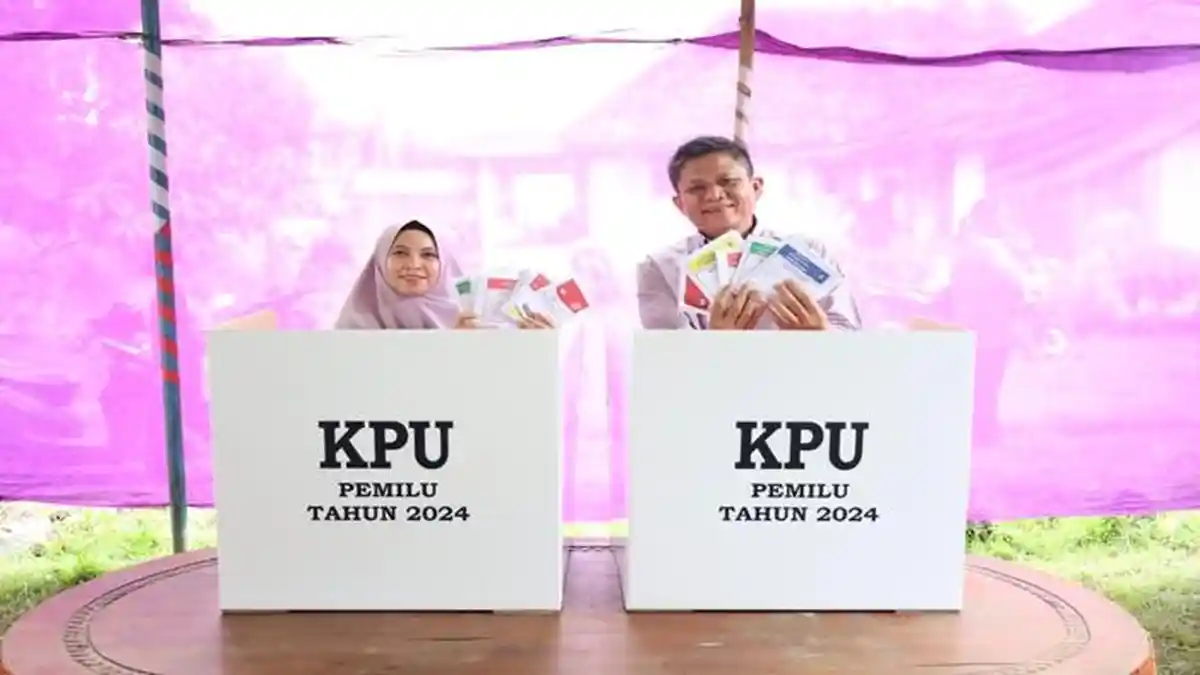 Pastikan Berjalan Lancar dan Aman, Enos dan Kapolres OKU Timur Pantau TPS