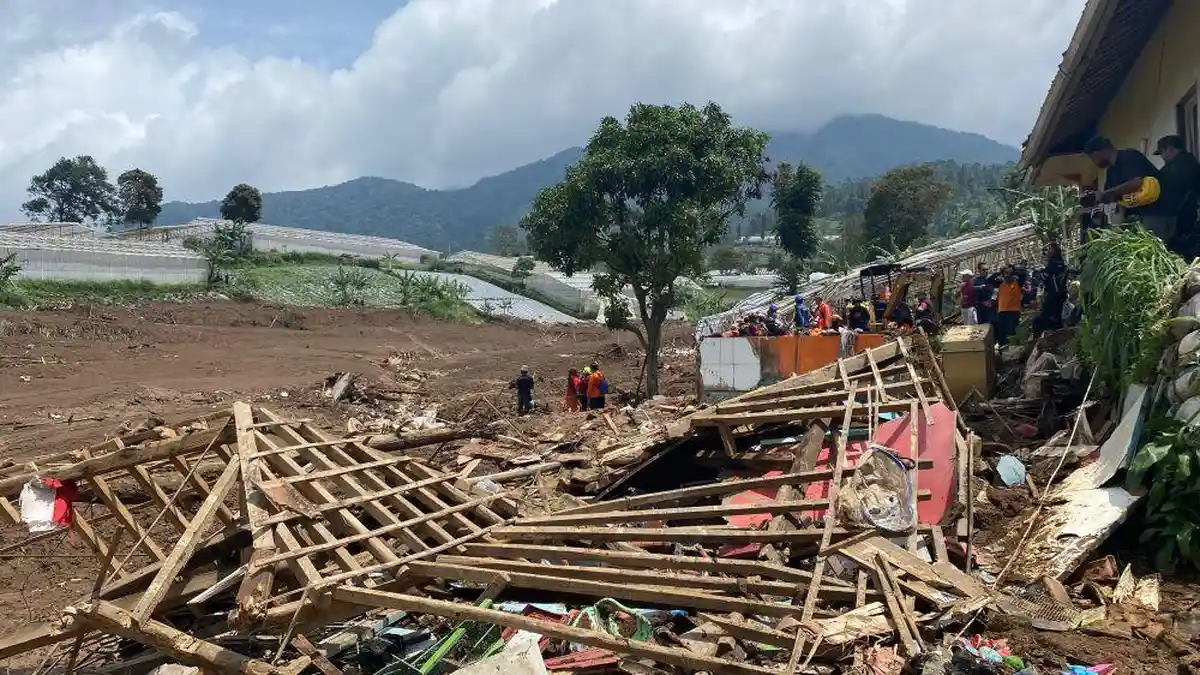 Warga Ungkap Ngerinya Longsor di Pasarhalang KBB, Sempat Terdengar Suara Gemuruh