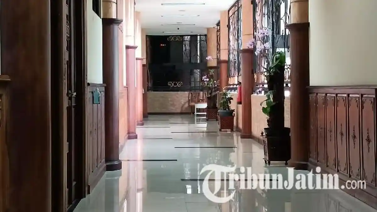 BREAKING NEWS - 4 Pimpinan DPRD Jatim Dicegah ke Luar Negeri oleh KPK, Begini Suasana Gedung Dewan