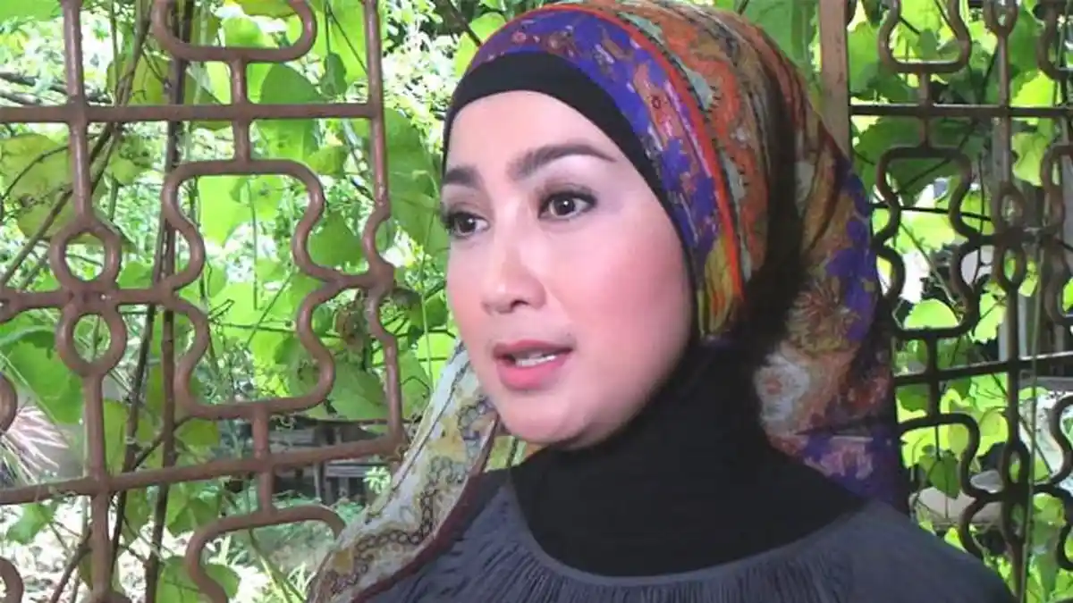 LAMA TAK ADA KABAR Desy Ratnasari Kini Bocorkan Pria Idamannya, Nggak Minum Alkohol