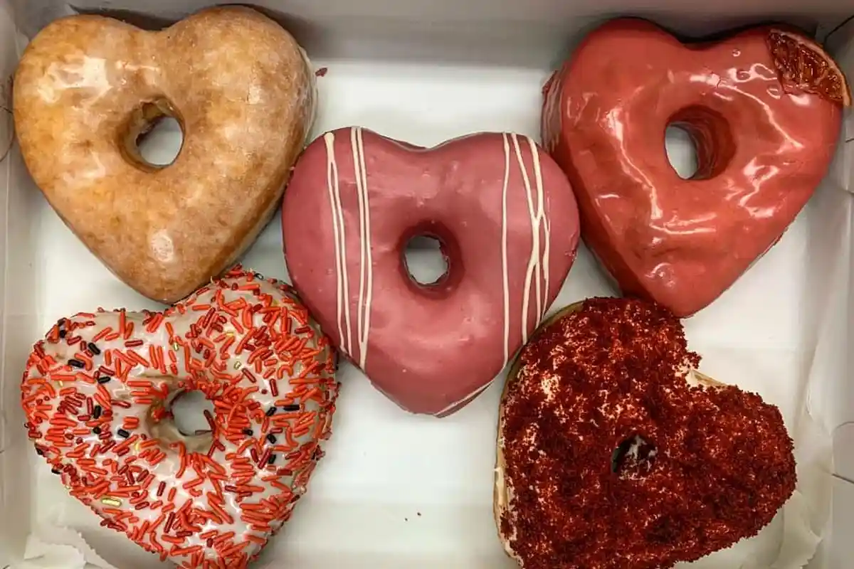 Sejarah & Kalimat Romantis Hari Valentine - Bisa Jadi Status WA FB Twitter Sambut Hari Kasih Sayang