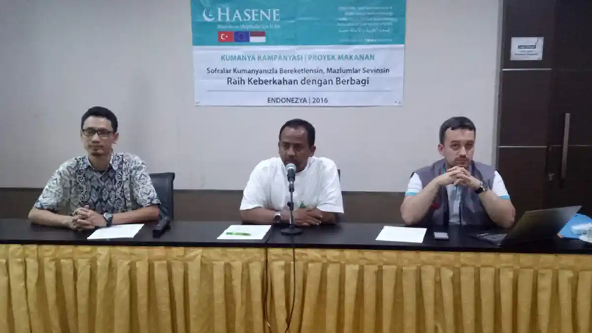 HASENE Germany dan IZI Bagikan Sembako Bagi Warga Muslim Papua Barat