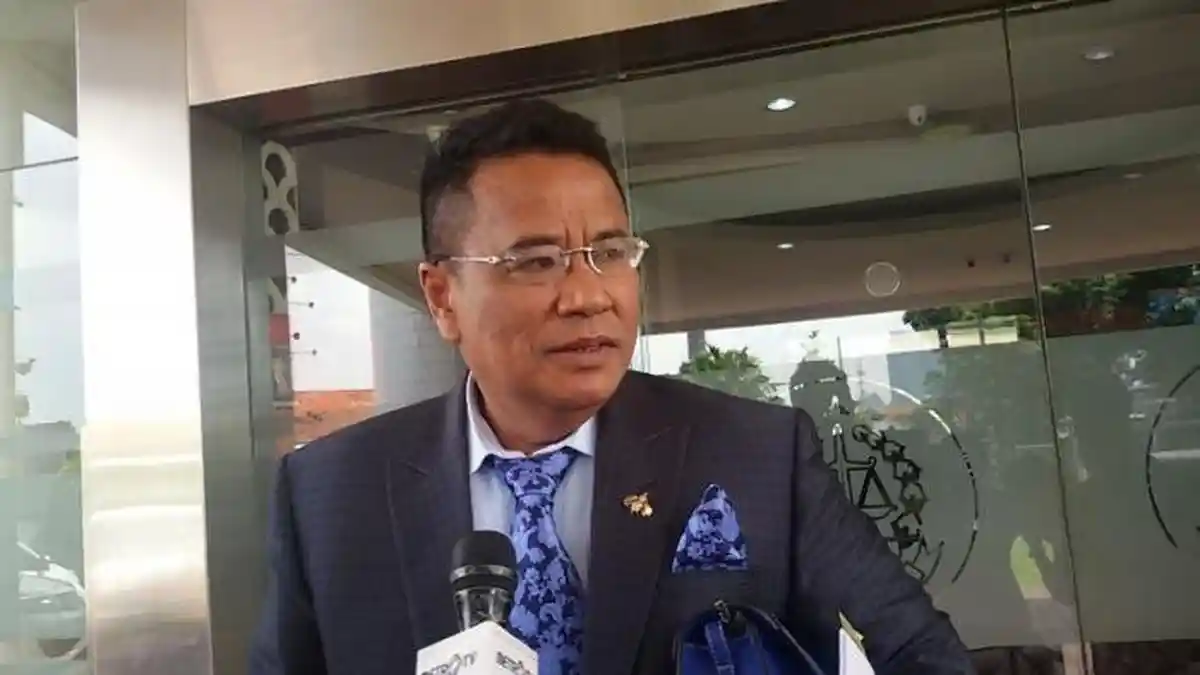 Hotman Paris: Kalau Tak Sanggup Bangun Jalan, Ya Jangan Dong, Kasihan Rakyat