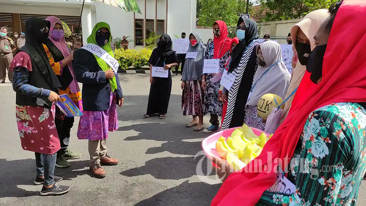 Kombatan Teriak Tangkap Bunda Melon Korupsi Dana Bansos Corona di Banyumas