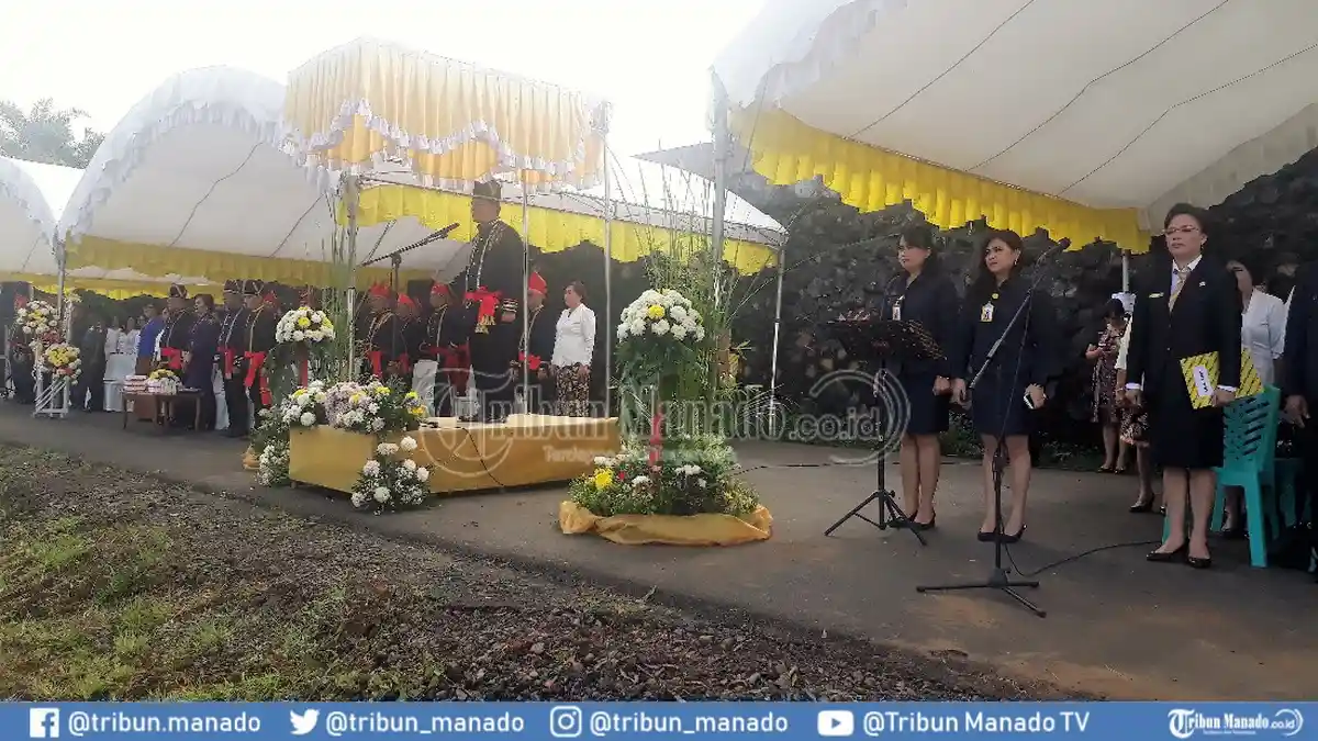Eman Jadi Irup Upacara Hardiknas di Tomohon, Bersama SAS dan Pejabat Pakai Baju Adat Minahasa