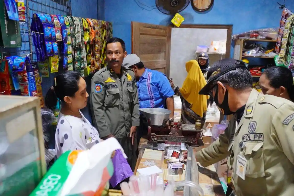 Tim Gabungan Pemkab Jepara Razia Rokok Ilegal di Pasar Tradisional, Ini Hasilnya