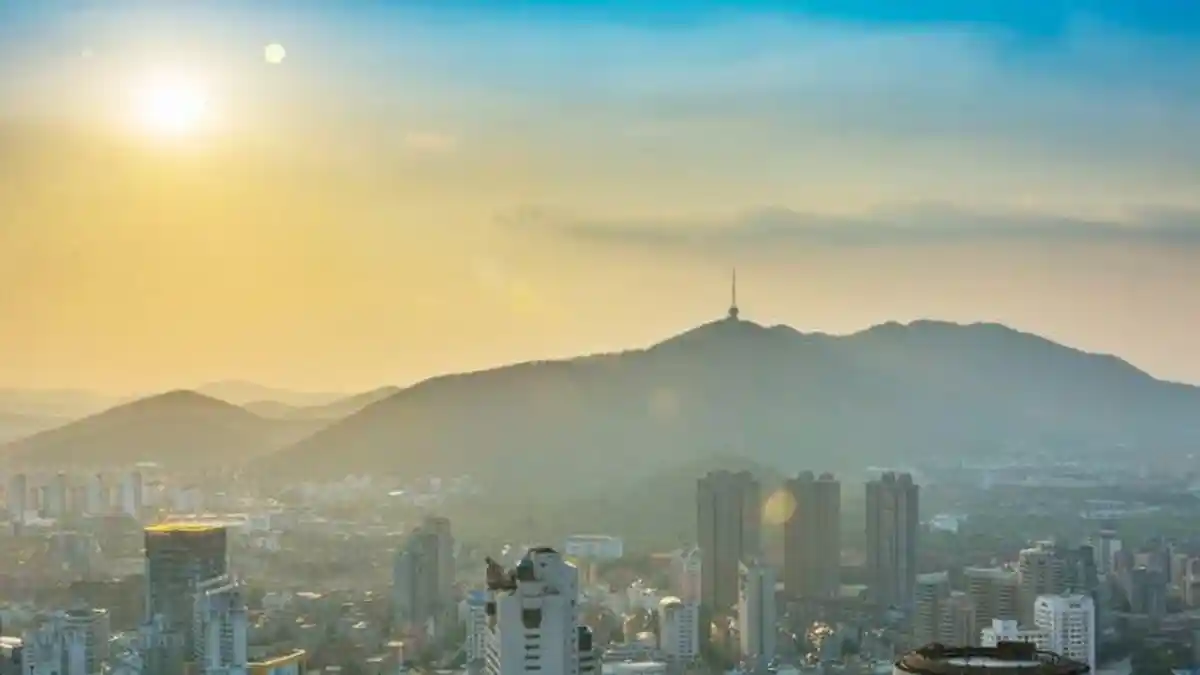 Cuaca Jatim Sabtu, 1 Maret 2025: Didominasi Cuaca Cerah, Sampang dan Bojonegoro akan Diguyur Hujan