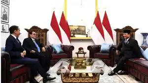 3-presiden-hangat.jpg