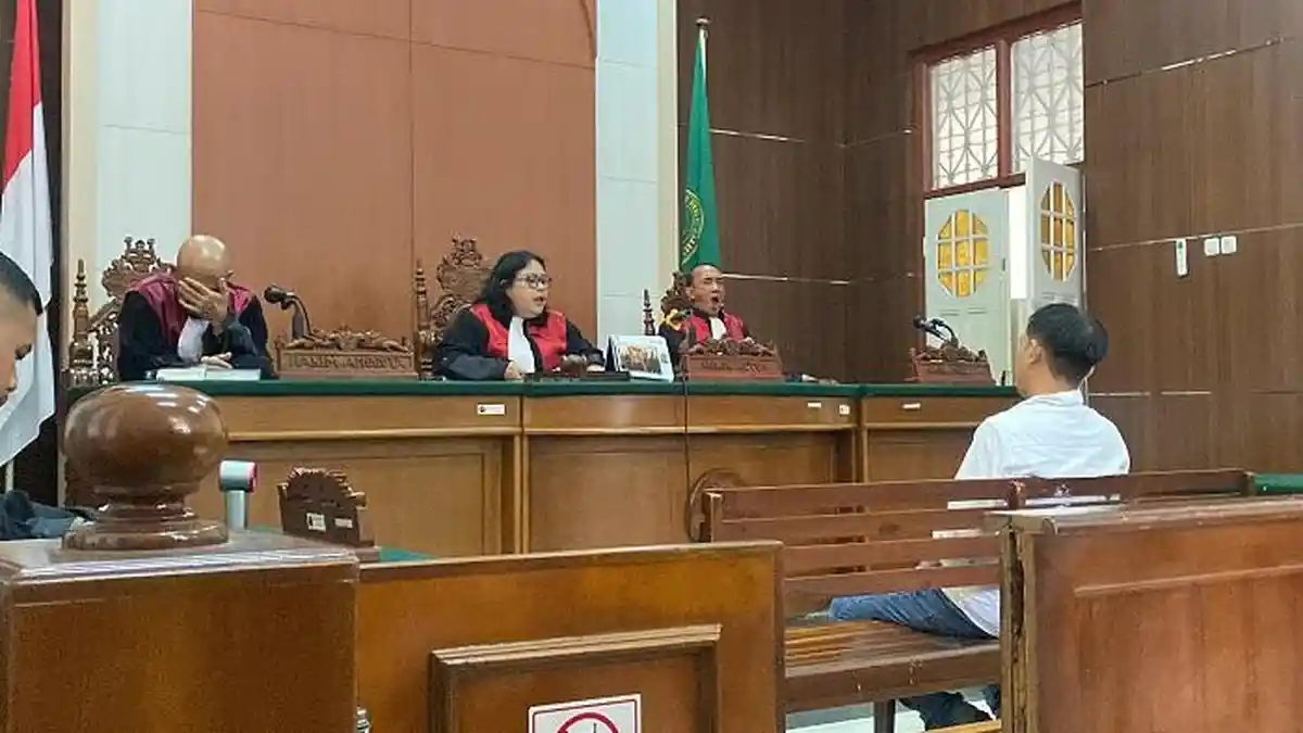 Kasus Skincare Berbahaya, Daeng Sila Suami Fenny Frans Divonis 1,6 Tahun