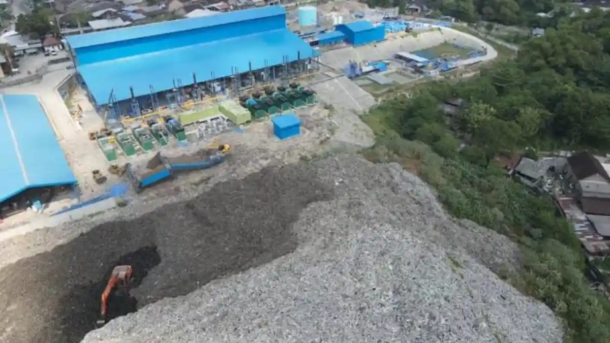 PLTSa Putri Cempo Solo: Energi Listrik Alternatif Didapat, Gunung Sampah Dibabat